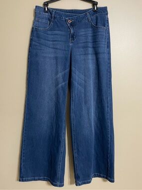 HALARA Wide Leg Crossover Jeans dark wash size medium